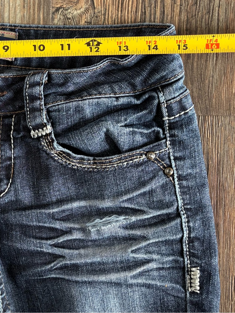 Wallflower Low-Rise Skinny Jeans Womens Jrs 7 Distressed Blue Denim Embroidered - Picture 6 of 11